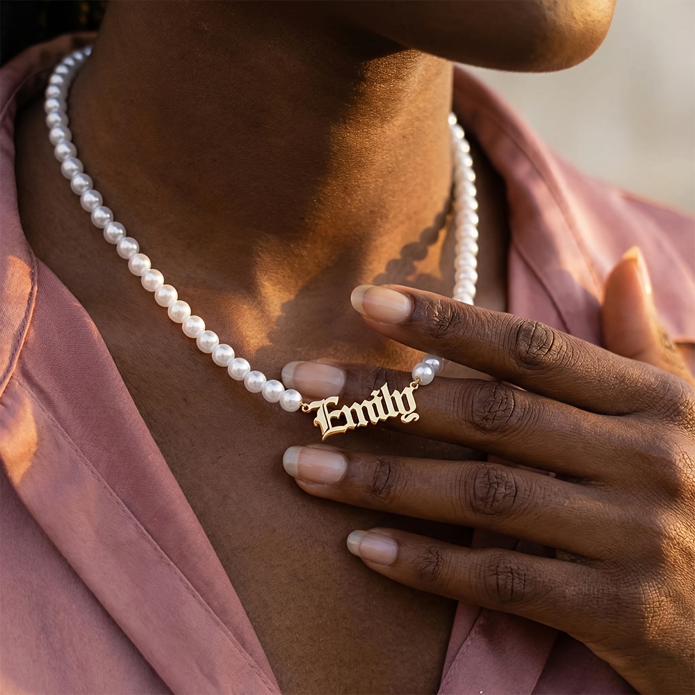 Custom Vintage Old English Name Pendant Necklace